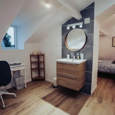 De Charme, Belle-beille אנז'ה