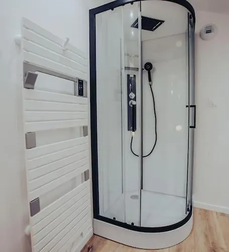 De Charme, Belle-beille Angers