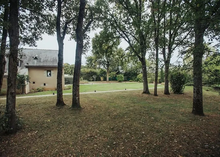 De Charme, Belle-beille Angers